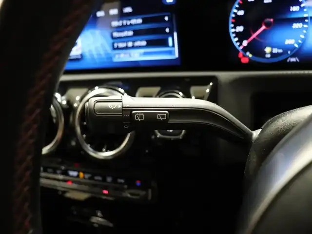 メルセデス・ベンツ Ａ２００ｄ AMGライン 静岡県 2019(令1)年 3.9万km コスモスブラック 純正ナビ/フルセグTV/パドルシフト/インテリジェントライトシステム/社外レーダー/ACC/BSM/LKA/ドラレコ/LEDヘッドライト/シートキネティクス/ワイヤレス充電