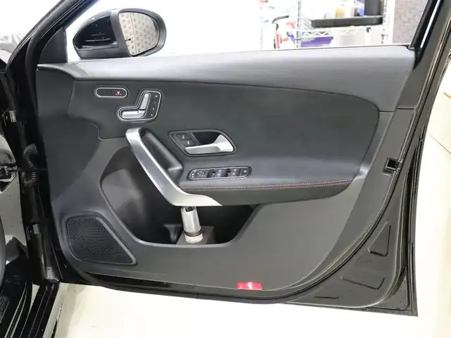 メルセデス・ベンツ Ａ２００ｄ AMGライン 静岡県 2019(令1)年 3.9万km コスモスブラック 純正ナビ/フルセグTV/パドルシフト/インテリジェントライトシステム/社外レーダー/ACC/BSM/LKA/ドラレコ/LEDヘッドライト/シートキネティクス/ワイヤレス充電