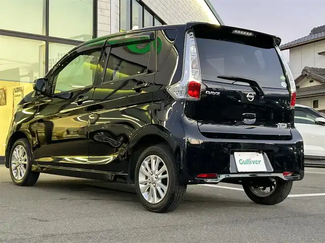 日産 デイズ ハイウェイスターJ 愛媛県 2015(平27)年 6.1万km ブラック Panasonic製ナビ（Bluetooth/フルセグTV）/バックカメラ/ETC/前後ドライブレコーダー/純正フロアマット/ドアバイザー/純正14インチアルミホイール/布シート/LEDヘッドライト/フォグランプ/ABS/横滑り防止装置/衝突被害軽減システム/リモコンキー