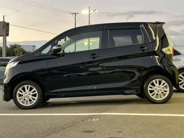 日産 デイズ ハイウェイスターJ 愛媛県 2015(平27)年 6.1万km ブラック Panasonic製ナビ（Bluetooth/フルセグTV）/バックカメラ/ETC/前後ドライブレコーダー/純正フロアマット/ドアバイザー/純正14インチアルミホイール/布シート/LEDヘッドライト/フォグランプ/ABS/横滑り防止装置/衝突被害軽減システム/リモコンキー