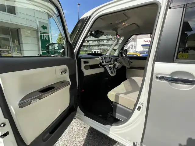 ダイハツ ムーヴ キャンバス G メイクアップ リミテッド　SAⅢ 東京都 2020(令2)年 2.7万km パールホワイトⅢ/スムースグレーマイカメタリック 2トーン ストライプスカラー/・ボディ色スムースグレーマイカメタリックツートーン/全方位カメラ/純正メモリナビ(NMZK-W72D)/(Bluetooth/フルセグTV/CD/DVD/USB/ipod)/前後方ドライブレコーダー(DRV-MR760)/両側パワースライドドア/寒冷地仕様/スマートアシスト/・衝突回避支援ブレーキ機能/・衝突警報機能/・車線逸脱警報機能/・誤発進抑制制御機能/・先行車発進お知らせ機能/・オートハイビーム/LEDヘッドランプ/アイドリングストップ/オートライト/オートエアコン/ETC/純正フロアマット/コーナーセンサー/保証書/取扱説明書/スペアキー