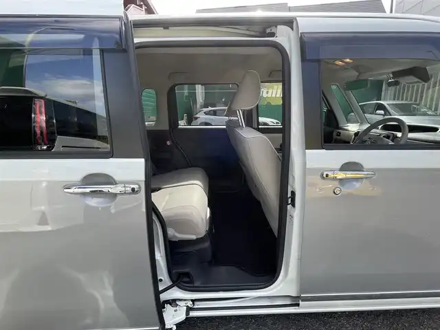 ダイハツ ムーヴ キャンバス G メイクアップ リミテッド　SAⅢ 東京都 2020(令2)年 2.7万km パールホワイトⅢ/スムースグレーマイカメタリック 2トーン ストライプスカラー/・ボディ色スムースグレーマイカメタリックツートーン/全方位カメラ/純正メモリナビ(NMZK-W72D)/(Bluetooth/フルセグTV/CD/DVD/USB/ipod)/前後方ドライブレコーダー(DRV-MR760)/両側パワースライドドア/寒冷地仕様/スマートアシスト/・衝突回避支援ブレーキ機能/・衝突警報機能/・車線逸脱警報機能/・誤発進抑制制御機能/・先行車発進お知らせ機能/・オートハイビーム/LEDヘッドランプ/アイドリングストップ/オートライト/オートエアコン/ETC/純正フロアマット/コーナーセンサー/保証書/取扱説明書/スペアキー