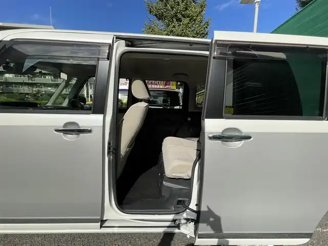 ダイハツ ムーヴ キャンバス G メイクアップ リミテッド　SAⅢ 東京都 2020(令2)年 2.7万km パールホワイトⅢ/スムースグレーマイカメタリック 2トーン ストライプスカラー/・ボディ色スムースグレーマイカメタリックツートーン/全方位カメラ/純正メモリナビ(NMZK-W72D)/(Bluetooth/フルセグTV/CD/DVD/USB/ipod)/前後方ドライブレコーダー(DRV-MR760)/両側パワースライドドア/寒冷地仕様/スマートアシスト/・衝突回避支援ブレーキ機能/・衝突警報機能/・車線逸脱警報機能/・誤発進抑制制御機能/・先行車発進お知らせ機能/・オートハイビーム/LEDヘッドランプ/アイドリングストップ/オートライト/オートエアコン/ETC/純正フロアマット/コーナーセンサー/保証書/取扱説明書/スペアキー