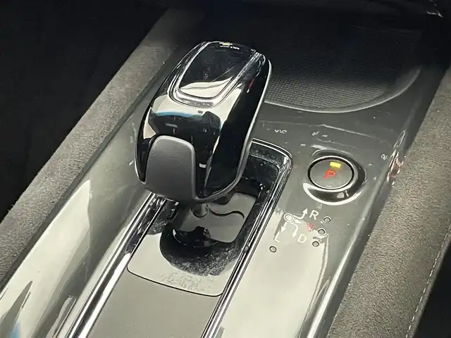 ホンダ ヴェゼル ハイブリッド RS ホンダセンシング 愛知県 2018(平30)年 7.2万km クリスタルブラックパール 純正ナビ　フルセグＴＶ　Ｂｌｕｅｔｏｏｔｈ　バックカメラ　ハーフレザー　シートヒーター　プッシュスタート　電動パーキング　ＥＴＣ　ホンダセンシング　衝突軽減　追従クルコン　ＬＥＤオートライト　禁煙車