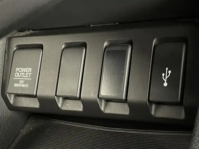 ホンダ ヴェゼル ハイブリッド RS ホンダセンシング 愛知県 2018(平30)年 7.2万km クリスタルブラックパール 純正ナビ　フルセグＴＶ　Ｂｌｕｅｔｏｏｔｈ　バックカメラ　ハーフレザー　シートヒーター　プッシュスタート　電動パーキング　ＥＴＣ　ホンダセンシング　衝突軽減　追従クルコン　ＬＥＤオートライト　禁煙車