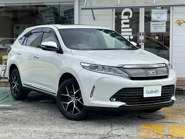 トヨタ ハリアー プレミアム スタイルノアール 神奈川県 2020(令2)年 3万km ホワイトパールクリスタルシャイン ワンオーナー/社外メモリナビ/　（CD・DVD・Bluetooth・USB）/フルセグTV/サンルーフ/ハーフレザーシート/プリクラッシュセーフティ/レーダークルーズコントロール/クリアランスソナー/パワーバックドア/運転席パワーシート/前後ドライブレコーダー/スマートキー×2/カードキー×1/保証書/取扱説明書