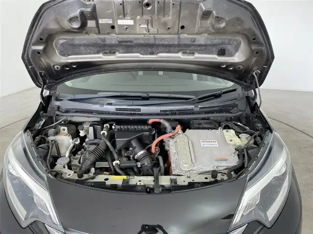 日産 ノート e－パワー X 大分県 2017(平29)年 7.1万km スーパーブラック 衝突軽減ブレーキ/純正ナビ/（フルセグ/CD/DVD/Bluetooth）/バックカメラ/ETC/オートライト/ヘッドライトレベライザー/ステアリングスイッチ/電動格納ミラー/純正アルミホイール/スマートキープッシュスタート