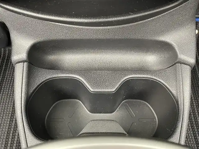 日産 ノート e－パワー X 大分県 2017(平29)年 7.1万km スーパーブラック 衝突軽減ブレーキ/純正ナビ/（フルセグ/CD/DVD/Bluetooth）/バックカメラ/ETC/オートライト/ヘッドライトレベライザー/ステアリングスイッチ/電動格納ミラー/純正アルミホイール/スマートキープッシュスタート