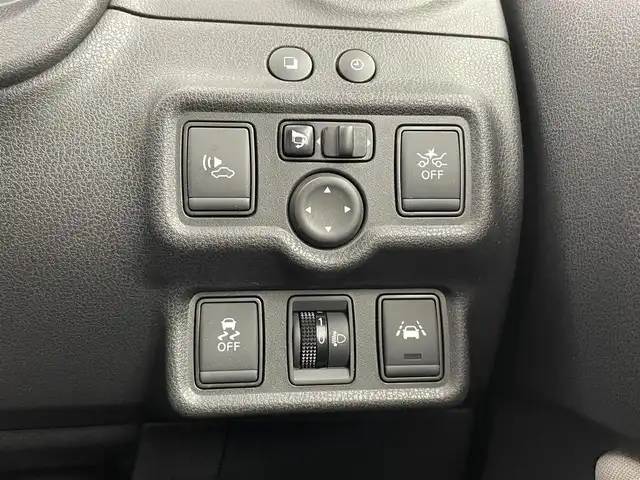 日産 ノート e－パワー X 大分県 2017(平29)年 7.1万km スーパーブラック 衝突軽減ブレーキ/純正ナビ/（フルセグ/CD/DVD/Bluetooth）/バックカメラ/ETC/オートライト/ヘッドライトレベライザー/ステアリングスイッチ/電動格納ミラー/純正アルミホイール/スマートキープッシュスタート