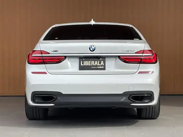 ＢＭＷ ７４０ｄ xDrive Mスポーツ 愛知県 2018(平30)年 5.7万km ミネラルホワイト リヤエンター　/レーザーライト　/黒革　/ＳＲ　/ハーマンカードン　/フットトランク　/純正２０ＡＷ　/ディスプレイキー　/ＨＵＤ　/インテリジェントセーフティ　/ＡＣＣ　　/全席シートベンチレーション　/ハンドルヒーター