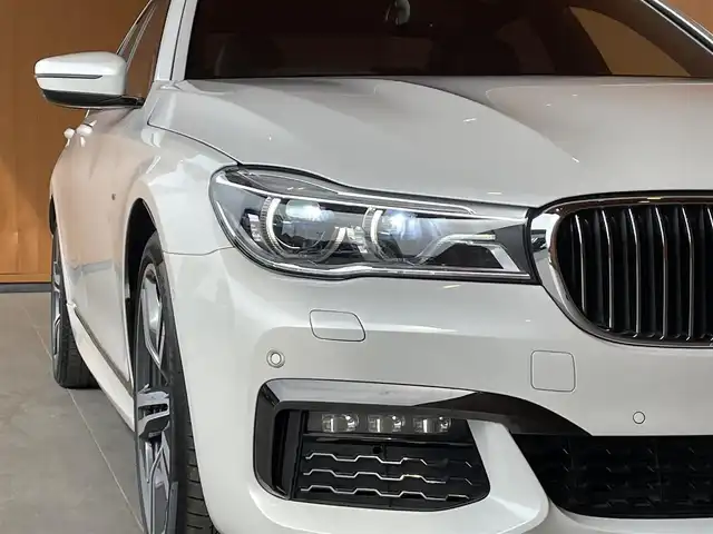 ＢＭＷ ７４０ｄ xDrive Mスポーツ 愛知県 2018(平30)年 5.7万km ミネラルホワイト リヤエンター　/レーザーライト　/黒革　/ＳＲ　/ハーマンカードン　/フットトランク　/純正２０ＡＷ　/ディスプレイキー　/ＨＵＤ　/インテリジェントセーフティ　/ＡＣＣ　　/全席シートベンチレーション　/ハンドルヒーター