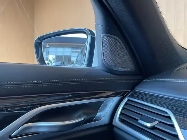 ＢＭＷ ７４０ｄ xDrive Mスポーツ 愛知県 2018(平30)年 5.7万km ミネラルホワイト リヤエンター　/レーザーライト　/黒革　/ＳＲ　/ハーマンカードン　/フットトランク　/純正２０ＡＷ　/ディスプレイキー　/ＨＵＤ　/インテリジェントセーフティ　/ＡＣＣ　　/全席シートベンチレーション　/ハンドルヒーター