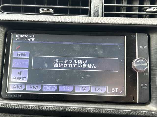 トヨタ アクア G 静岡県 2013(平25)年 7.8万km ブラックマイカ 純正ナビ/・AM/FM/・CD/DVD/・SD/・フルセグTV/・Bluetooth/主要装備/・バックカメラ/・運転席＋助手席シートヒーター/・ＥＴＣ/・ヘッドライトウォッシャー/・オートライト/・ドライブレコーダー/・プッシュスタート/・ｎａｎｏｅ/・横滑り防止装置/・ＬＥＤヘッドライト/・オートエアコン