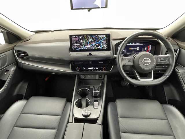 日産 エクストレイル X e－4ORCE 熊本県 2022(令4)年 2.6万km 白 ワンオーナー/４WD/純正ナビ（ＡｐｐｌＣａｒＰｌａｙ・ＡｎｄｒｏｉｄＡｕｔｏ・ＢＴ・フルセグ・ＵＳＢ）/全周囲カメラ　/純正前後ドライブレコーダー　/レーダークルーズコントロール/ビルトインＥＴＣ　/前後クリアランスソナー　/プロパイロット/ダウンヒルアシスト　/パワーバックドア/ブラインドスポットモニター/前席シートヒーター/前席パワーシート/ステアリングヒーター/純正フロアマット/純正１８インチAW/オートライト/LEDヘッドライト/スマートキー/プッシュスタート/スペアキー1本/保証書/取扱説明書