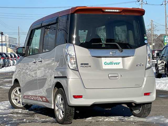 日産 デイズ ルークス ハイウェイスターX 道央・札幌 2018(平30)年 4.1万km プレミアムサンシャインオレンジ/エアグレー ４WD/純正SDナビ/AM/FM/BT/CD/SD/AUX/フルセグ/衝突被害軽減ブレーキ/横滑り防止装置/バックカメラ/フロントカメラ/サイドカメラ/全方位カメラ/ETC/ドライブレコーダー/アイドリングストップ/片側パワースライドドア/革巻きステアリング/ステアリングリモコン/レーダー探知機/プッシュスタート/スマートキー/LEDヘッドライト/オートライト/オートマチックハイビーム/フォグランプ/電動格納ミラー/ウィンカーミラー/純正フロアマット/ドアバイザー/スペアキー/社外エンジンスターター/社外AW付夏タイヤ積込/155/55/R14/2023年/山7mm