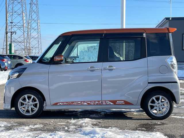 日産 デイズ ルークス ハイウェイスターX 道央・札幌 2018(平30)年 4.1万km プレミアムサンシャインオレンジ/エアグレー ４WD/純正SDナビ/AM/FM/BT/CD/SD/AUX/フルセグ/衝突被害軽減ブレーキ/横滑り防止装置/バックカメラ/フロントカメラ/サイドカメラ/全方位カメラ/ETC/ドライブレコーダー/アイドリングストップ/片側パワースライドドア/革巻きステアリング/ステアリングリモコン/レーダー探知機/プッシュスタート/スマートキー/LEDヘッドライト/オートライト/オートマチックハイビーム/フォグランプ/電動格納ミラー/ウィンカーミラー/純正フロアマット/ドアバイザー/スペアキー/社外エンジンスターター/社外AW付夏タイヤ積込/155/55/R14/2023年/山7mm