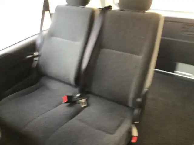 トヨタ ハイエース グランドキャビン 福井県 2016(平28)年 4万km シルバーM 4WD/10人乗り/ナビ/バックカメラ/パワースライドドア/ETC/オートエアコン/電動格納ミラー