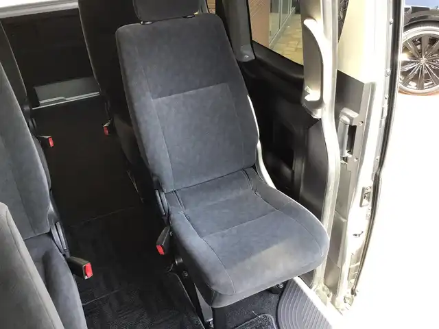 トヨタ ハイエース グランドキャビン 福井県 2016(平28)年 4万km シルバーM 4WD/10人乗り/ナビ/バックカメラ/パワースライドドア/ETC/オートエアコン/電動格納ミラー