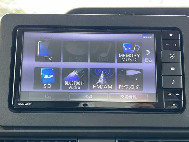 ダイハツ タント X 岐阜県 2019(令1)年 8.1万km シャイニングホワイトパール 登録時走行距離80746km/純正7型ナビ/Blue tooth/CD/DVD/iPod/SDミュージックサーバー可　/全方位カメラ　/フルセグテレビ　/両側パワースライドドア/スマートアシスト　/コーナーセンサー前後　/ドライブレコーダー前後　/ＬＥＤヘッドライト　/オートライト/プッシュスタート/スマートキー　/スペアキー１本　/ビルトインＥＴＣ/シートヒーター前席　/純正フロアマット/フルフラットシート/エアバッグW/カーテンエアバッグ