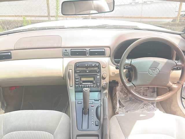 トヨタ ソアラ 2．5GT－T 宮崎県 1998(平10)年 7.4万km ホワイトパールマイカ ワンオーナー/純正CD/CS/純正16インチアルミホイール/純正リアスポイラー/純正フォグランプ/革巻きステアリング/純正フロアマット/純正ＥＴＣ/電動格納ドアミラー