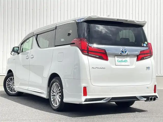トヨタ アルファードハイブリット SR Cパッケージ 群馬県 2019(令1)年 6.2万km ホワイトパールクリスタルシャイン ワンオーナー/メーカーオプションナビ/CD/DVD/BTオーディオ/SD/USB/AUX/MSV/HDMI/フルセグTV/JBLプレミアムサウンドシステム/ツインムーンルーフ/Toyota Safety Sense/・PCS(プリクラッシュセーフティ)/・LTA(レーントレーシングアシスト)/・オートマチックハイビーム/・レーダークルーズコントロール/バックカメラ/パワーバックドア/両側パワースライドドア/純正フリップダウンモニター/ビルトインETC　Ver2.0/レザーシート/パワーシート(運転席/助手席)/メモリーシート(運転席)/シートヒータ(全席)/エアーシート(運転席/助手席)/ステアリングヒーター/オットマン/プッシュスタート/スマートキー/スペアキー1本/純正17インチアルミホイール