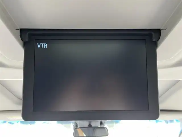 トヨタ アルファードハイブリット SR Cパッケージ 群馬県 2019(令1)年 6.2万km ホワイトパールクリスタルシャイン ワンオーナー/メーカーオプションナビ/CD/DVD/BTオーディオ/SD/USB/AUX/MSV/HDMI/フルセグTV/JBLプレミアムサウンドシステム/ツインムーンルーフ/Toyota Safety Sense/・PCS(プリクラッシュセーフティ)/・LTA(レーントレーシングアシスト)/・オートマチックハイビーム/・レーダークルーズコントロール/バックカメラ/パワーバックドア/両側パワースライドドア/純正フリップダウンモニター/ビルトインETC　Ver2.0/レザーシート/パワーシート(運転席/助手席)/メモリーシート(運転席)/シートヒータ(全席)/エアーシート(運転席/助手席)/ステアリングヒーター/オットマン/プッシュスタート/スマートキー/スペアキー1本/純正17インチアルミホイール