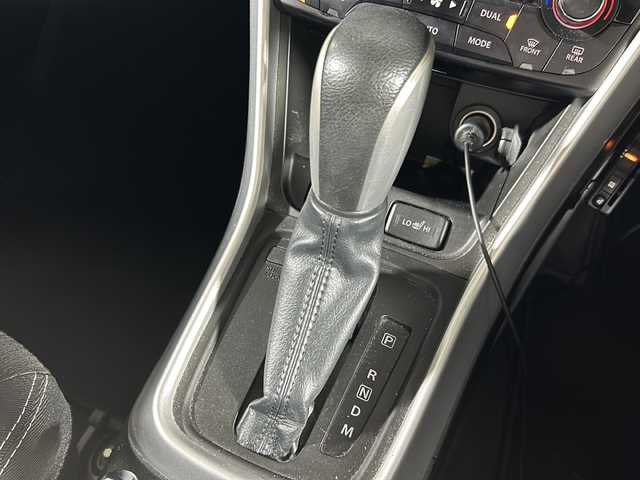 スズキ ＳＸ４ Ｓクロス 沖縄県 2018(平30)年 6.4万km エナジェティックレッドパール 禁煙車　/純正7インチナビ/（ＢＴ，フルセグ，ＣＤ／ＤＶＤ，ＡＭ／ＦＭ）　/４ＷＤ　/クルーズコントロール　/パドルシフト　/コーナーセンサー　/ＥＴＣ　/前後ドライブレコーダー　/オートライト　/ＤＵＡＬエアコン　/前席シートヒーター/ヒーテッドドアミラー　/ルーフレール/純正フロアマット/ドアバイザー/センターデフロック/スペアキー