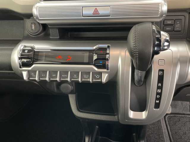 スズキ クロスビー HYBRID MZ 愛知県 2018(平30)年 5.7万km ミネラルグレーM 純正ナビ/クルーズコントロール/フルセグ/バックカメラ/コーナーセンサー/純正アルミホイール/ＥＴＣ/LEDヘッドライト/パドルシフト/ステアリングスイッチ/スマートキー/プッシュスタート