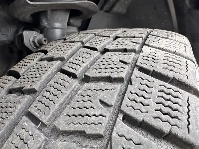 日産 セレナ HWS S HV Vセレ +SeftyⅡ 宮城県 2016(平28)年 4.6万km ダイヤモンドブラック ワンオーナー車/エマージェンシーブレーキ/車線逸脱警報/踏み間違い衝突防止アシスト/ふらつき警報/コーナーセンサー/アラウンドビューモニター/純正フリップダウンモニター/純正ナビ（MC315D-W）/・CD/DVD/・Bluetooth/・フルセグTV/ETC/両側パワースライドドア/革巻きステアリング/クルーズコントロール/ステアリングスイッチ/LEDヘッドライト/フォグランプ/オートライト/スマートキー＆プッシュスタート/スペアキー/電動格納ミラー/社外15インチAW（スタッドレス）/純正16インチAW（サマー）車載/純正フロアマット/ドアバイザー/Wエアバッグ/取扱説明書/保証書