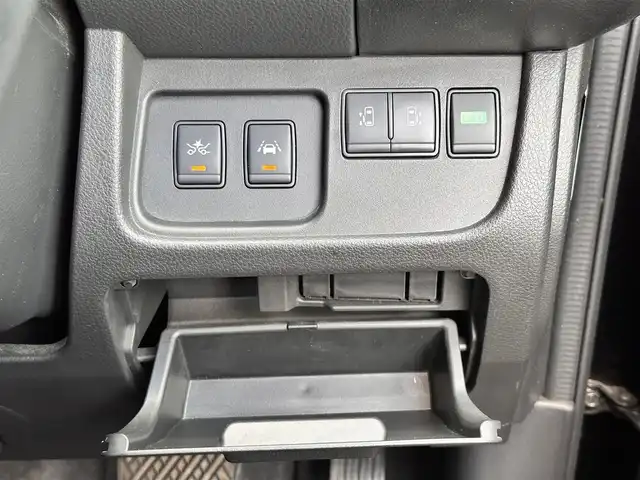 日産 セレナ HWS S HV Vセレ +SeftyⅡ 宮城県 2016(平28)年 4.6万km ダイヤモンドブラック ワンオーナー車/エマージェンシーブレーキ/車線逸脱警報/踏み間違い衝突防止アシスト/ふらつき警報/コーナーセンサー/アラウンドビューモニター/純正フリップダウンモニター/純正ナビ（MC315D-W）/・CD/DVD/・Bluetooth/・フルセグTV/ETC/両側パワースライドドア/革巻きステアリング/クルーズコントロール/ステアリングスイッチ/LEDヘッドライト/フォグランプ/オートライト/スマートキー＆プッシュスタート/スペアキー/電動格納ミラー/社外15インチAW（スタッドレス）/純正16インチAW（サマー）車載/純正フロアマット/ドアバイザー/Wエアバッグ/取扱説明書/保証書
