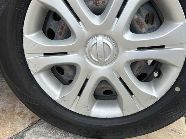 日産 ノート X DIG－S エマージェンシーB 静岡県 2014(平26)年 7.8万km ラディアントレッド 純正ナビ/・（Bluetooth/フルセグTV/CD/DVD/AUX/ラジオ）/主要装備/・エマージェンシーブレーキー/・レーンキープアシスト/・横滑り防止装置/・スーパーチャージャー/・アイドリングストップ/・バックカメラ/・マニュアルヘッドライトレベリング/・ドライブレコーダー/・ETC/・プッシュスタート/・ハロゲンヘッドライト/・社外フロアマット/・純正ホイールキャップ