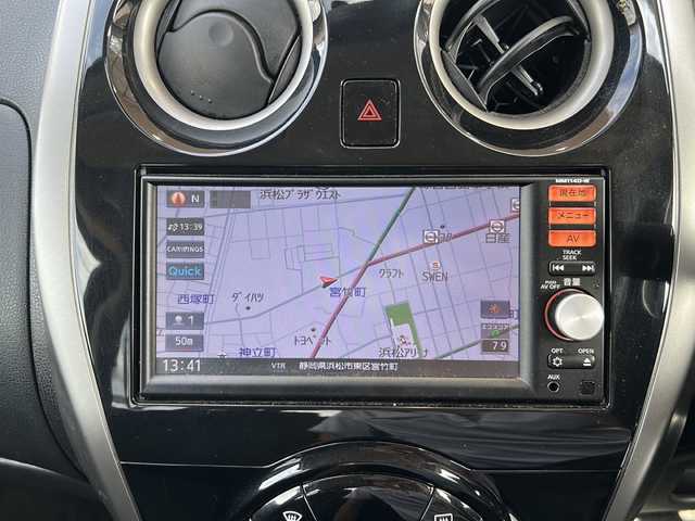 日産 ノート X DIG－S エマージェンシーB 静岡県 2014(平26)年 7.8万km ラディアントレッド 純正ナビ/・（Bluetooth/フルセグTV/CD/DVD/AUX/ラジオ）/主要装備/・エマージェンシーブレーキー/・レーンキープアシスト/・横滑り防止装置/・スーパーチャージャー/・アイドリングストップ/・バックカメラ/・マニュアルヘッドライトレベリング/・ドライブレコーダー/・ETC/・プッシュスタート/・ハロゲンヘッドライト/・社外フロアマット/・純正ホイールキャップ