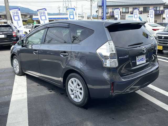 トヨタ プリウス α G 長野県 2013(平25)年 9.3万km グレーメタリック (株)IDOMが運営する【じしゃロン長野店】の自社ローン専用車両になりますこちらは現金またはオートローンご利用時の価格です。自社ローンご希望の方は別途その旨お申付け下さい/純正８インチナビ/バックカメラ/ステアリングスイッチ/クルーズコントロール/ヘットライトウォッシャー/純正フロアマット