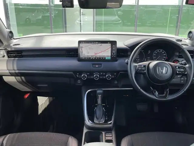 ホンダ ヴェゼル ハイブリッド e:HEV Z 和歌山県 2023(令5)年 1.1万km プラチナホワイトパール 純正9インチナビ/全方位カメラ/フルセグTV/BT/衝突軽減ブレーキ/レーダークルコン/前後コーナーセンサー/ブラインドスポットモニター/前後ドラレコ/レーダー探知機/ＥＴＣ/シートヒーター/ステアリングヒーター/ステアリングリモコン/ハイグレードスピーカーシステム/電動リアゲート/ＬＥＤヘッドライト/フォグランプ/オートホールド