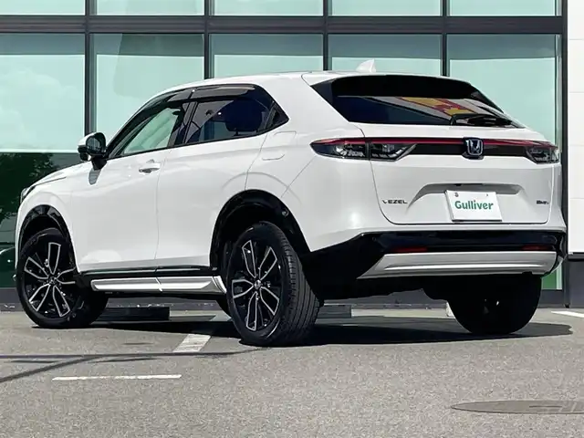 ホンダ ヴェゼル ハイブリッド e:HEV Z 和歌山県 2023(令5)年 1.1万km プラチナホワイトパール 純正9インチナビ/全方位カメラ/フルセグTV/BT/衝突軽減ブレーキ/レーダークルコン/前後コーナーセンサー/ブラインドスポットモニター/前後ドラレコ/レーダー探知機/ＥＴＣ/シートヒーター/ステアリングヒーター/ステアリングリモコン/ハイグレードスピーカーシステム/電動リアゲート/ＬＥＤヘッドライト/フォグランプ/オートホールド