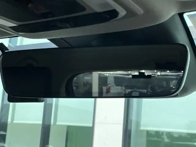 ホンダ ヴェゼル ハイブリッド e:HEV Z 和歌山県 2023(令5)年 1.1万km プラチナホワイトパール 純正9インチナビ/全方位カメラ/フルセグTV/BT/衝突軽減ブレーキ/レーダークルコン/前後コーナーセンサー/ブラインドスポットモニター/前後ドラレコ/レーダー探知機/ＥＴＣ/シートヒーター/ステアリングヒーター/ステアリングリモコン/ハイグレードスピーカーシステム/電動リアゲート/ＬＥＤヘッドライト/フォグランプ/オートホールド