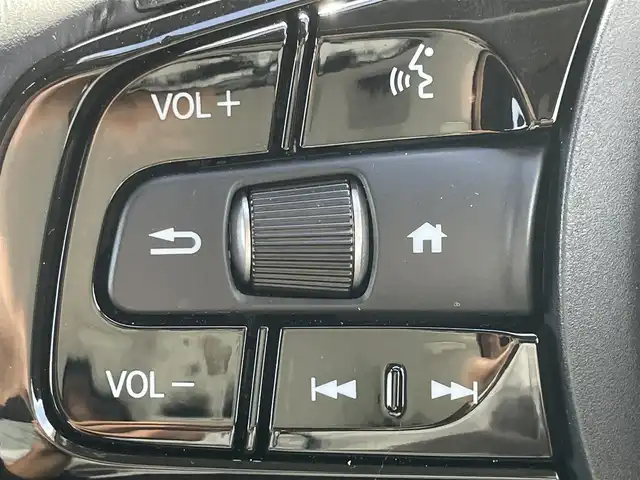 ホンダ ヴェゼル ハイブリッド e:HEV Z 和歌山県 2023(令5)年 1.1万km プラチナホワイトパール 純正9インチナビ/全方位カメラ/フルセグTV/BT/衝突軽減ブレーキ/レーダークルコン/前後コーナーセンサー/ブラインドスポットモニター/前後ドラレコ/レーダー探知機/ＥＴＣ/シートヒーター/ステアリングヒーター/ステアリングリモコン/ハイグレードスピーカーシステム/電動リアゲート/ＬＥＤヘッドライト/フォグランプ/オートホールド