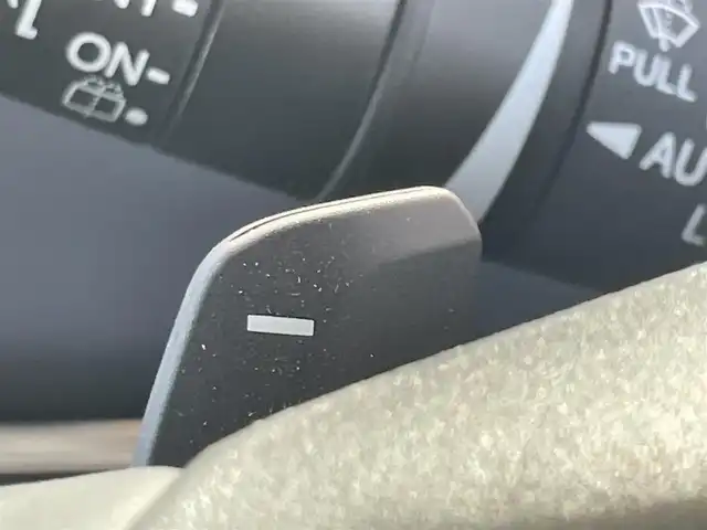 ホンダ ヴェゼル ハイブリッド e:HEV Z 和歌山県 2023(令5)年 1.1万km プラチナホワイトパール 純正9インチナビ/全方位カメラ/フルセグTV/BT/衝突軽減ブレーキ/レーダークルコン/前後コーナーセンサー/ブラインドスポットモニター/前後ドラレコ/レーダー探知機/ＥＴＣ/シートヒーター/ステアリングヒーター/ステアリングリモコン/ハイグレードスピーカーシステム/電動リアゲート/ＬＥＤヘッドライト/フォグランプ/オートホールド