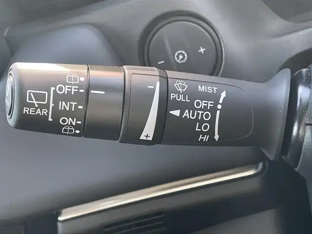 ホンダ ヴェゼル ハイブリッド e:HEV Z 和歌山県 2023(令5)年 1.1万km プラチナホワイトパール 純正9インチナビ/全方位カメラ/フルセグTV/BT/衝突軽減ブレーキ/レーダークルコン/前後コーナーセンサー/ブラインドスポットモニター/前後ドラレコ/レーダー探知機/ＥＴＣ/シートヒーター/ステアリングヒーター/ステアリングリモコン/ハイグレードスピーカーシステム/電動リアゲート/ＬＥＤヘッドライト/フォグランプ/オートホールド