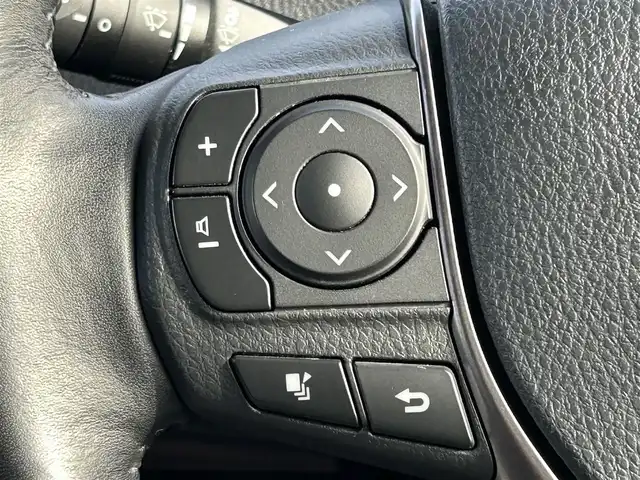 トヨタ エスクァイア Gi プレミアムパッケージ 大阪府 2019(令1)年 7.4万km ブラッキッシュアゲハガラスフレーク トヨタセーフティセンス/・プリクラッシュセーフティー/・クルーズコントロール/・パーキングサポートブレーキー/・クリアランスソナー/・レーンキープアシスト/・オートマチックハイビーム/社外ナビ/・Bluetooth/フルセグTV/CD/DVD/USB/ラジオ/　HDMI/IPod/主要装備/・バックカメラ/・横滑り防止装置/・アイドリングストップ/・両側パワースライドドア/・ステアリングヒーター/・ステアリングスイッチ/・ハーフレザーシート/・シートヒーター/・デジタルインナーミラー/・nanoe/・ETC