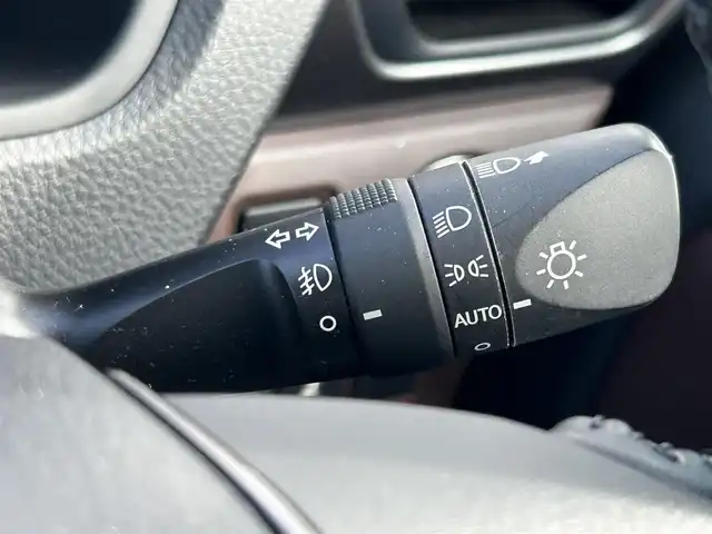 トヨタ エスクァイア Gi プレミアムパッケージ 大阪府 2019(令1)年 7.4万km ブラッキッシュアゲハガラスフレーク トヨタセーフティセンス/・プリクラッシュセーフティー/・クルーズコントロール/・パーキングサポートブレーキー/・クリアランスソナー/・レーンキープアシスト/・オートマチックハイビーム/社外ナビ/・Bluetooth/フルセグTV/CD/DVD/USB/ラジオ/　HDMI/IPod/主要装備/・バックカメラ/・横滑り防止装置/・アイドリングストップ/・両側パワースライドドア/・ステアリングヒーター/・ステアリングスイッチ/・ハーフレザーシート/・シートヒーター/・デジタルインナーミラー/・nanoe/・ETC