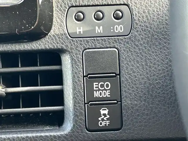 トヨタ エスクァイア Gi プレミアムパッケージ 大阪府 2019(令1)年 7.4万km ブラッキッシュアゲハガラスフレーク トヨタセーフティセンス/・プリクラッシュセーフティー/・クルーズコントロール/・パーキングサポートブレーキー/・クリアランスソナー/・レーンキープアシスト/・オートマチックハイビーム/社外ナビ/・Bluetooth/フルセグTV/CD/DVD/USB/ラジオ/　HDMI/IPod/主要装備/・バックカメラ/・横滑り防止装置/・アイドリングストップ/・両側パワースライドドア/・ステアリングヒーター/・ステアリングスイッチ/・ハーフレザーシート/・シートヒーター/・デジタルインナーミラー/・nanoe/・ETC