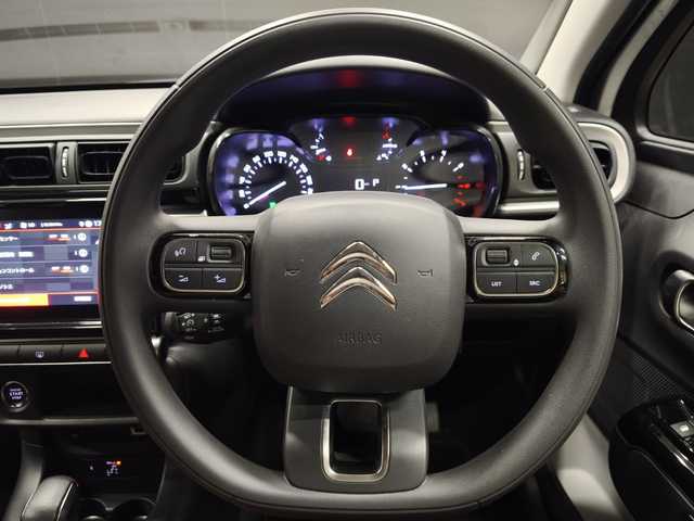 シトロエン Ｃ３ フィール 群馬県 2022(令4)年 1.3万km 白 ディスプレイオーディオ/アップルCarPlay/LEDライト/Bluetooth/Androidauto/クルーズコントロール/スマートキー　/16インチAW/スタッドレスタイヤ積み込み