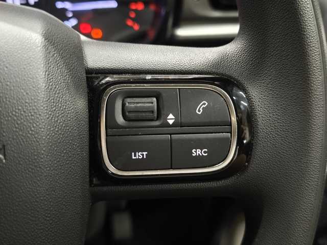 シトロエン Ｃ３ フィール 群馬県 2022(令4)年 1.3万km 白 ディスプレイオーディオ/アップルCarPlay/LEDライト/Bluetooth/Androidauto/クルーズコントロール/スマートキー　/16インチAW/スタッドレスタイヤ積み込み