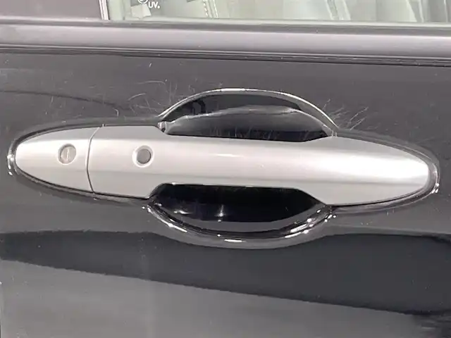 ホンダ フリード＋ ハイブリット クロスター 愛知県 2022(令4)年 7.8万km クリスタルブラックパール ワンオーナー/社外メモリナビ（AVIC-RL912）/・AM/FM/CD/DVD/Bluetooth/・フルセグテレビ/衝突軽減ブレーキ/レーンキープアシスト/追従付きクルーズコントロール/オートエアコン/オートライト/純正15インチアルミホイル/LEDヘッドライト/バックカメラ/クリアランスソナー/スマートキー/プッシュスタートボタン/スペアキー/シートヒーター（D席＋N席）/純正フロアマット/保証書/取扱説明書