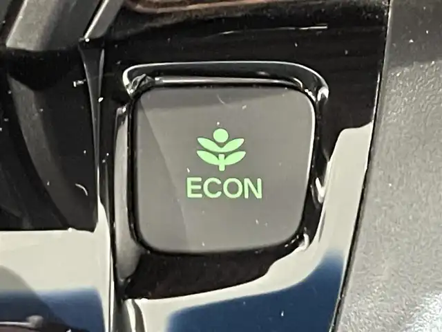 ホンダ フリード＋ ハイブリット クロスター 愛知県 2022(令4)年 7.8万km クリスタルブラックパール ワンオーナー/社外メモリナビ（AVIC-RL912）/・AM/FM/CD/DVD/Bluetooth/・フルセグテレビ/衝突軽減ブレーキ/レーンキープアシスト/追従付きクルーズコントロール/オートエアコン/オートライト/純正15インチアルミホイル/LEDヘッドライト/バックカメラ/クリアランスソナー/スマートキー/プッシュスタートボタン/スペアキー/シートヒーター（D席＋N席）/純正フロアマット/保証書/取扱説明書