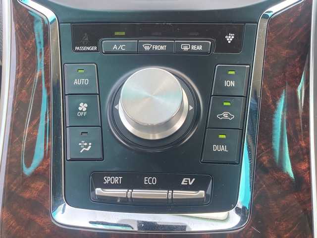 トヨタ ＳＡＩ S Cパッケージ 福岡県 2016(平28)年 8.4万km ホワイトパールクリスタルシャイン 純正SDナビ(NSZT-W64)/FM/AM/CD/DVD/SD/BT/フルセグTV/バックカメラ/クルーズコントロール/パワーシート/プッシュスタート/ETC/ステアリングスイッチ/オートライト/フォグランプ/純正フロアマット/ドアバイザー/純正アルミホイール