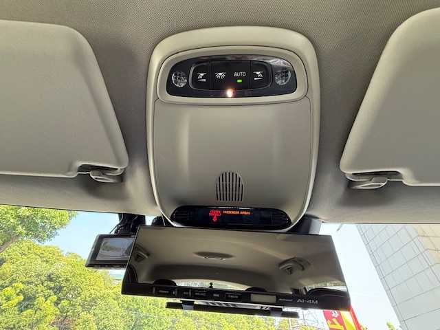 ボルボ Ｖ４０ T－4 SE 大阪府 2013(平25)年 8.3万km アイスホワイト /前席シートヒーター//アイドリングストップ//ETC//クルーズコントロール//ブラインドスポットインフォメーション//スマートキー//D席パワーシート//前後ドラレコ【ZDR 035】//純正17AW
