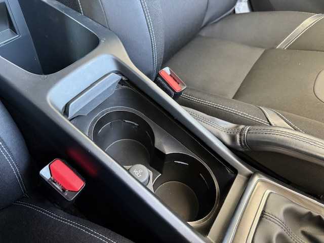 ボルボ Ｖ４０ T－4 SE 大阪府 2013(平25)年 8.3万km アイスホワイト /前席シートヒーター//アイドリングストップ//ETC//クルーズコントロール//ブラインドスポットインフォメーション//スマートキー//D席パワーシート//前後ドラレコ【ZDR 035】//純正17AW