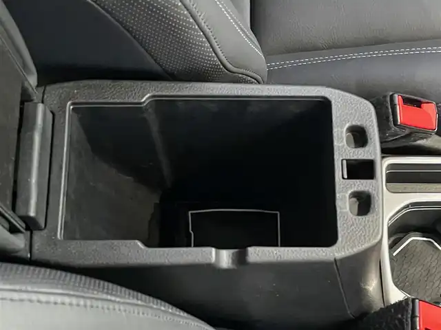 クライスラー・ジープ ジープ レネゲード リミテッド 山梨県 2022(令4)年 4.8万km 白 ワンオーナー /Uconnect/AppleCarPlay/Bluetooth/黒革/シートヒーター /ステアリングヒーター/パワーシート/衝突軽減B/ACC/LKA/BSA/ETC/純正17インチAw